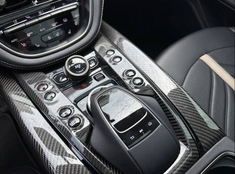 2023 Aston Martin DBX 707