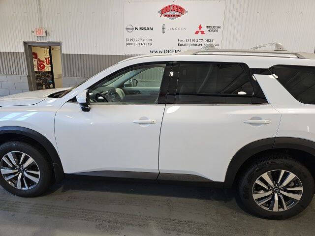 2025 Nissan Pathfinder SL