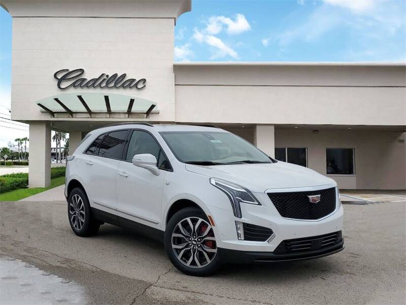 2023 Cadillac XT5 for sale at Betten Baker Preowned Center in Twin Lake MI