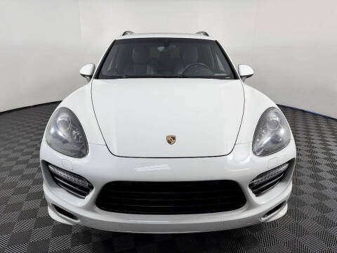 2013 Porsche Cayenne GTS