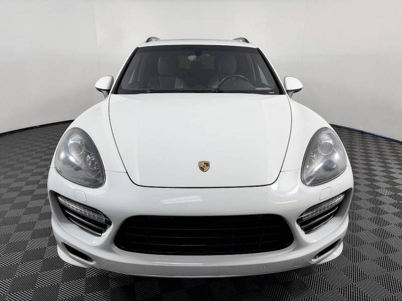 2013 Porsche Cayenne GTS