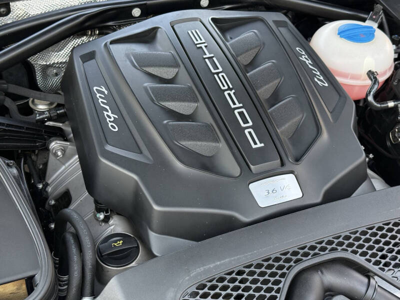2015 Porsche Macan Turbo