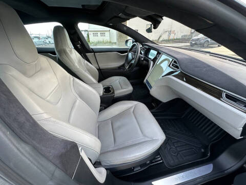 2015 Tesla Model S 70