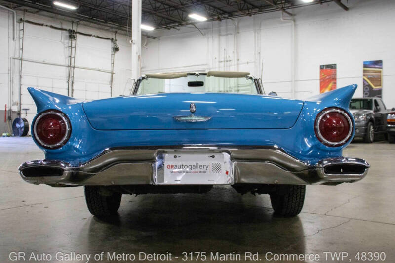 1957 Ford Thunderbird