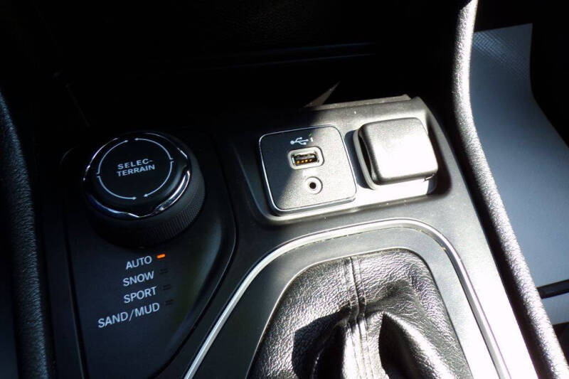 2021 Jeep Cherokee Freedom