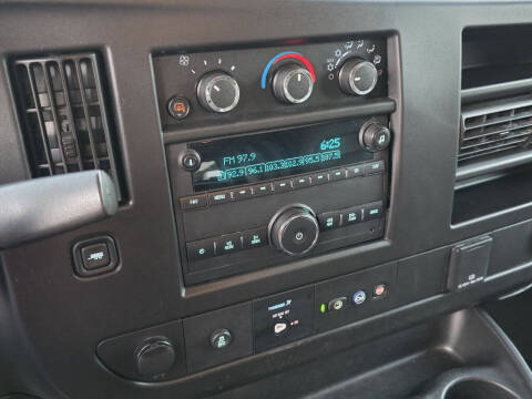 2022 Chevrolet Express 2500