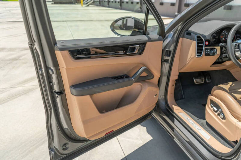 2023 Porsche Cayenne