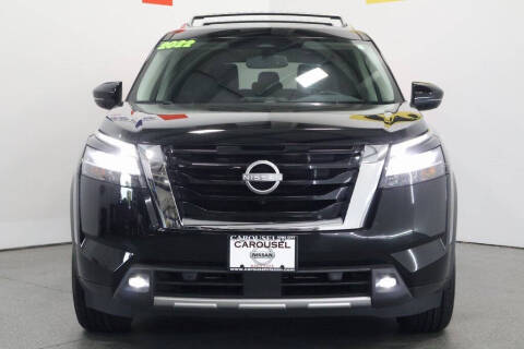 2022 Nissan Pathfinder SL