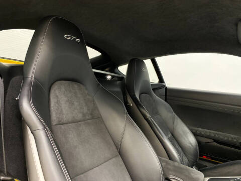 2016 Porsche Cayman GT4