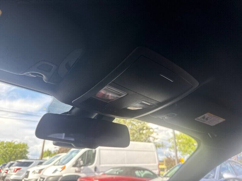 2015 Dodge Challenger SXT Plus