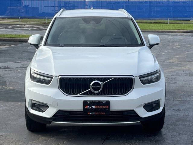 2021 Volvo XC40 T5 Momentum