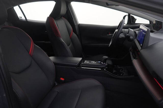 2025 Toyota Prius Plug-in Hybrid