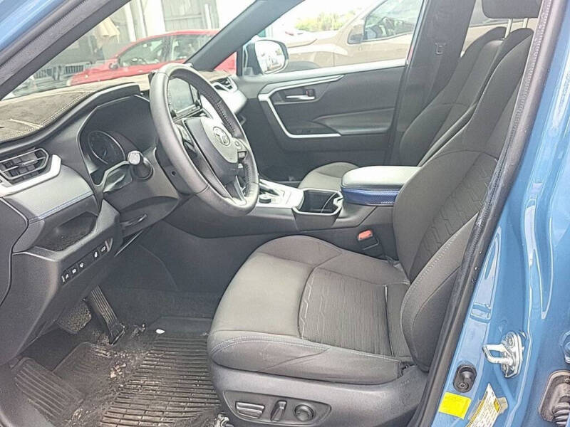 2022 Toyota RAV4 Hybrid SE