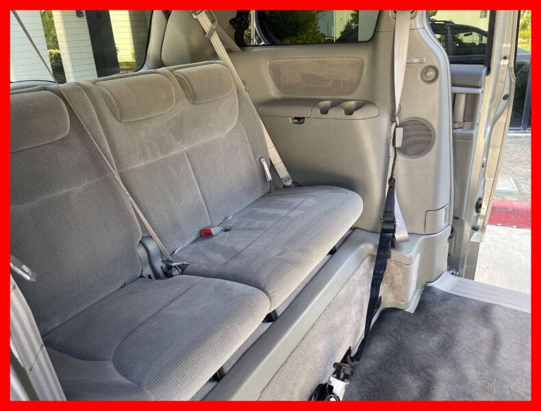 2005 Toyota Sienna CE 8 Passenger