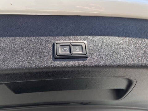 2024 Audi Q8 e-tron quattro Premium