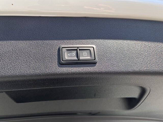 2024 Audi Q8 e-tron quattro Premium