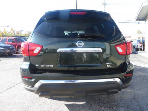 2018 Nissan Pathfinder SV