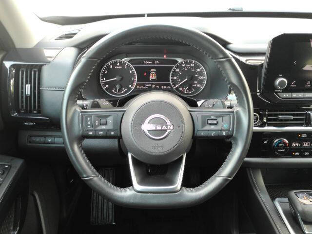 2024 Nissan Pathfinder SV