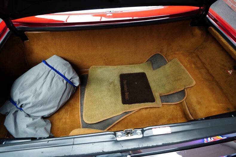 1986 Mercedes-Benz 560-Class 560 SL