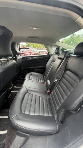 2017 Ford Fusion SE