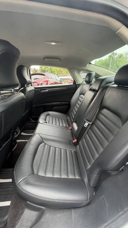 2017 Ford Fusion SE