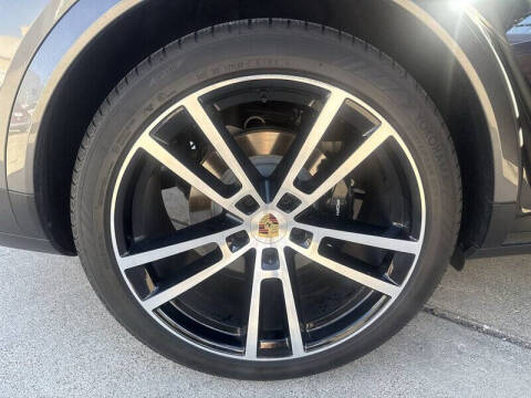 2024 Porsche Cayenne S Coupe