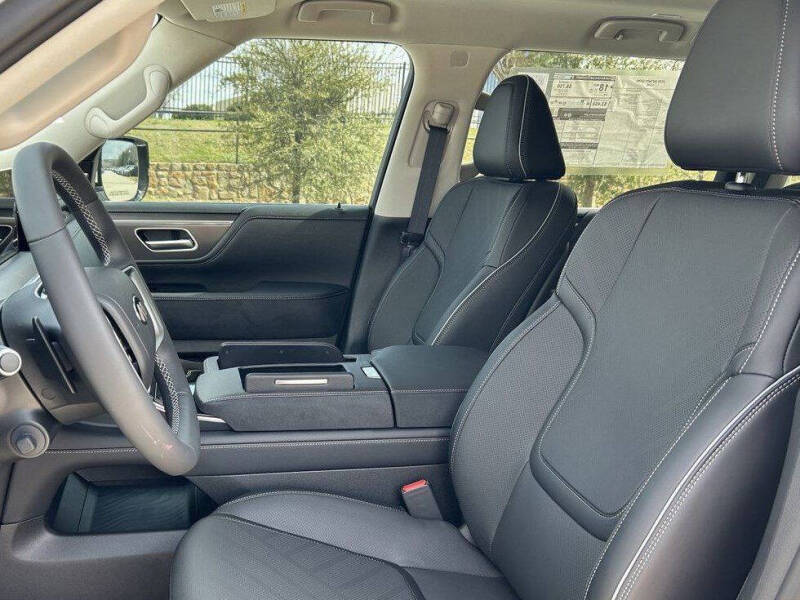 2026 Infiniti QX80 Luxe