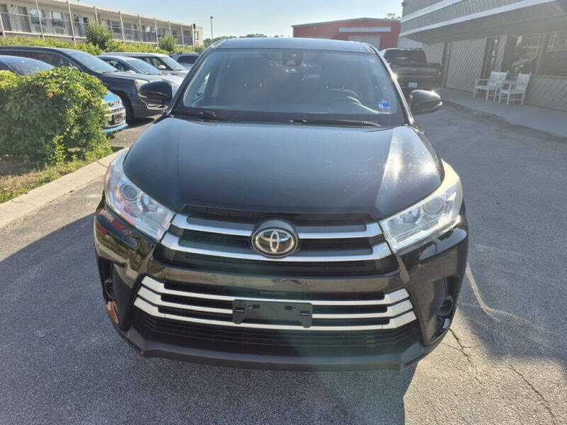 2018 Toyota Highlander LE