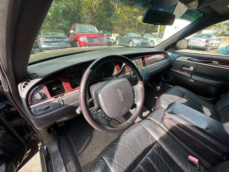 2005 Lincoln Town Car Executive