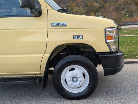 2019 Ford E-Series E-450 SD