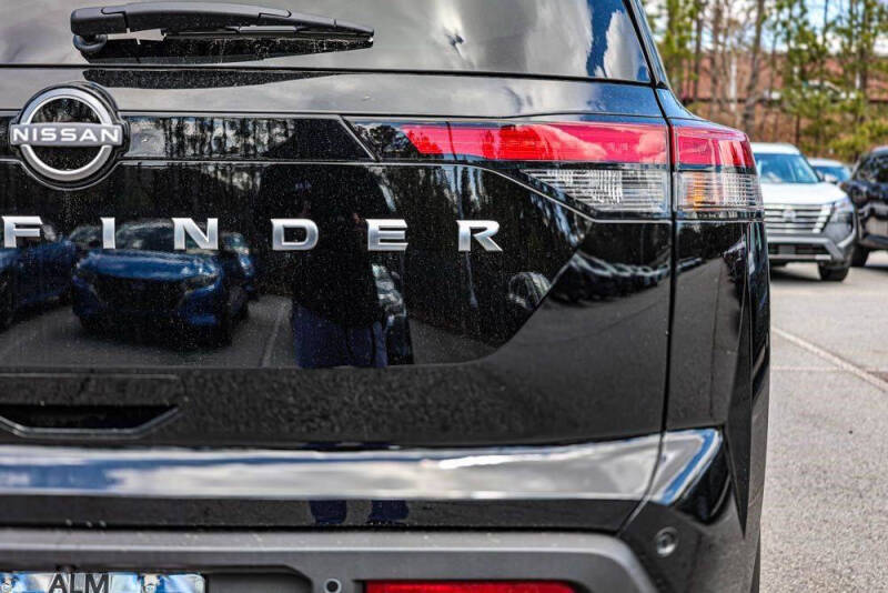 2025 Nissan Pathfinder S