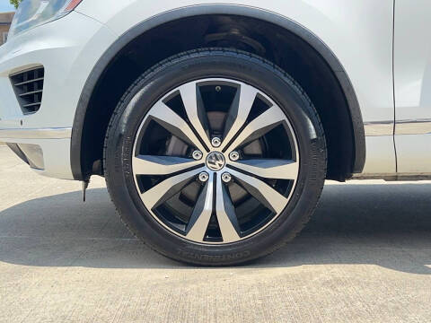 2017 Volkswagen Touareg V6 Wolfsburg