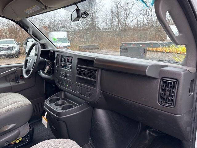 2025 GMC Savana 2500