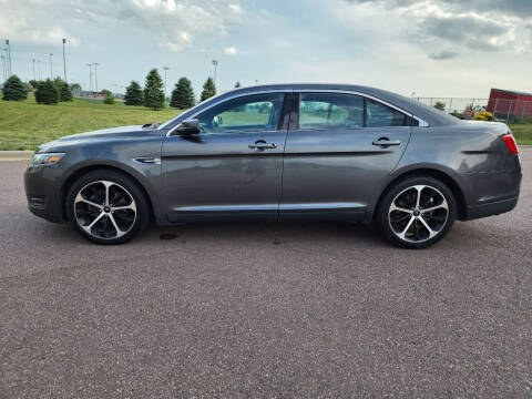 2015 Ford Taurus for sale at Car Connection in Tea SD