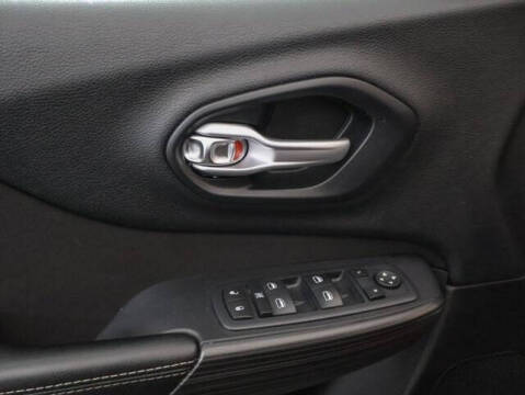 2015 Jeep Cherokee Sport