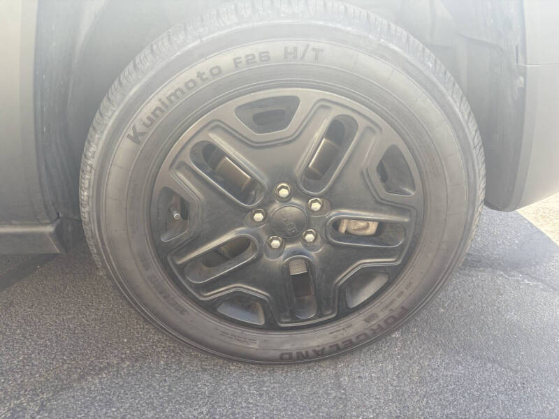 2017 Jeep Renegade Deserthawk