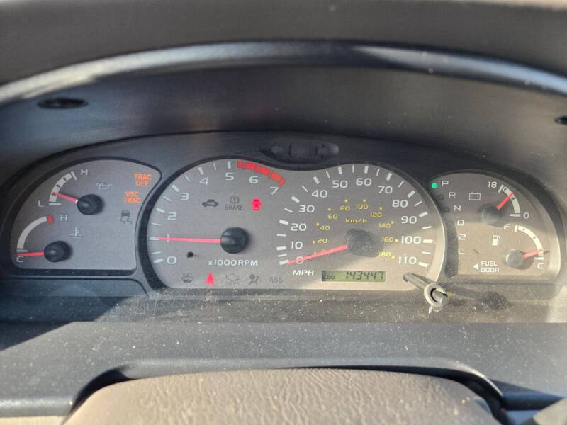 2003 Toyota Sequoia SR5