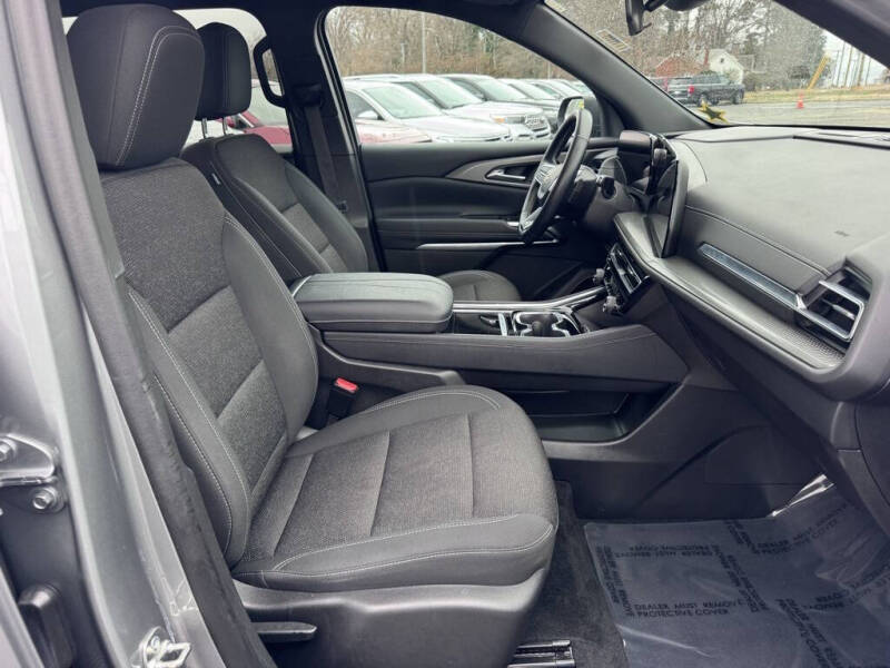 2024 Chevrolet Traverse LT