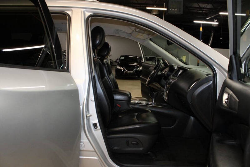 2020 Nissan Pathfinder SL