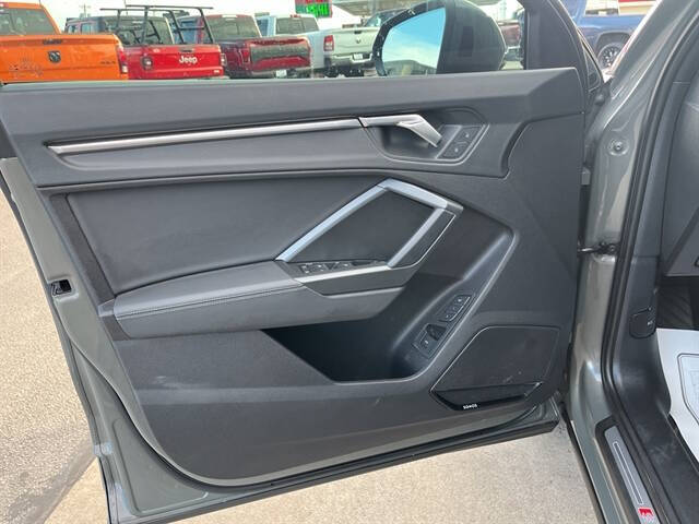 2022 Audi Q3 quattro S line Prem Plus 45 TFSI