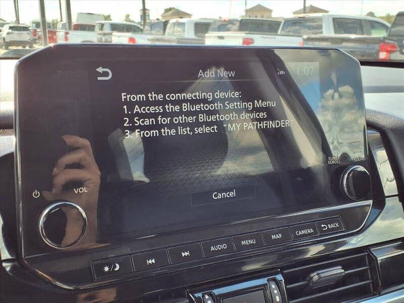 2022 Nissan Pathfinder SL