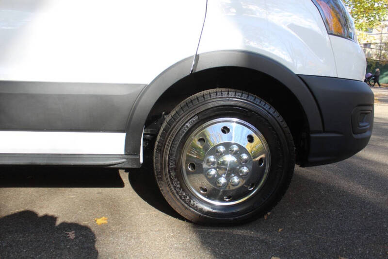 2024 Ford Transit 250