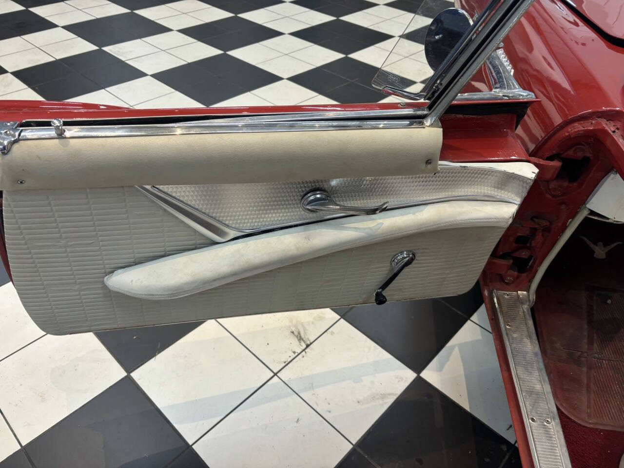 1957 Ford Thunderbird 25