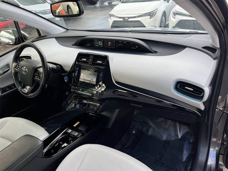 2019 Toyota Prius XLE AWD-e