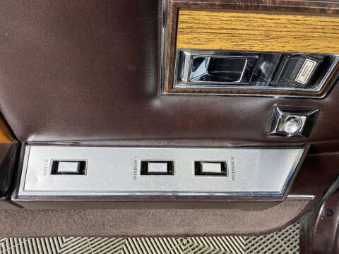 1982 Chrysler Le Baron Medallion