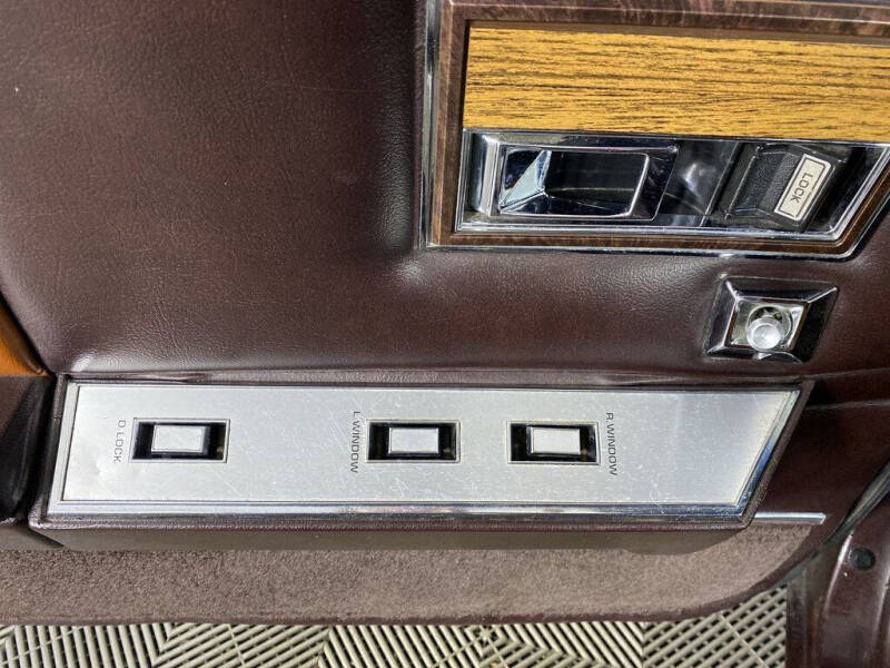 1982 Chrysler Le Baron Medallion