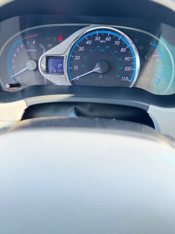 2013 Toyota Sienna XLE 7-Passenger Auto Access Seat