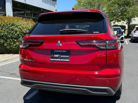 2026 Mitsubishi Outlander ES