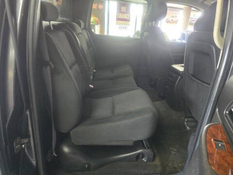 2011 Chevrolet Avalanche LS