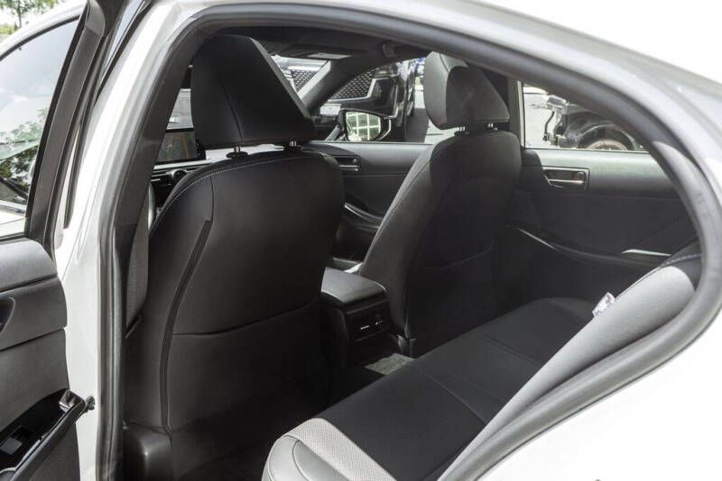 2024 Lexus IS 300